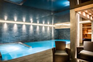 centro benessere con sauna e piscina rilassante