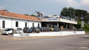 esterno centro vendita auto si fino mornasco