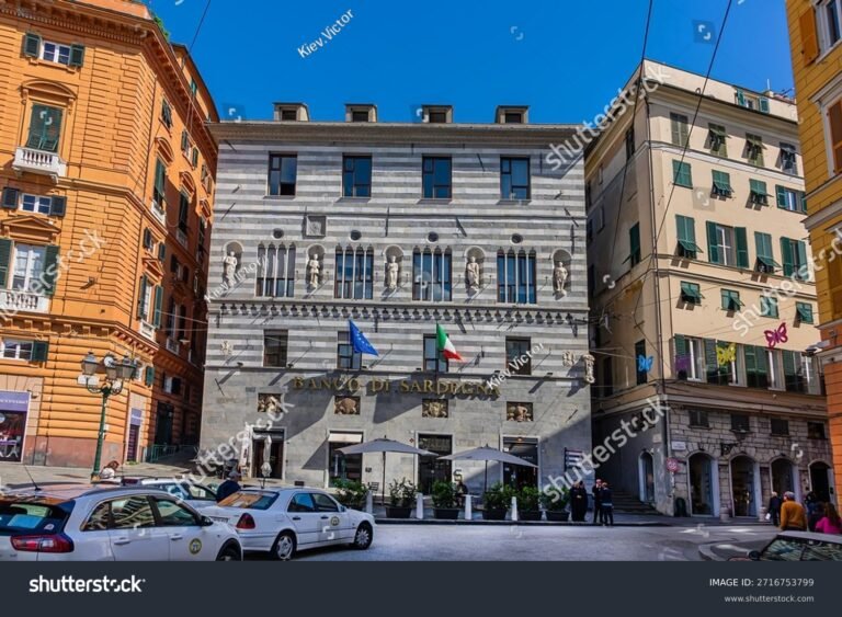 facciata banco di sardegna con famiglia sorridente