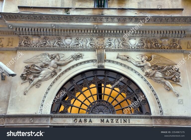 facciata storica della casa di mazzini genova