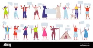 manifestazione pacifica con persone e striscioni