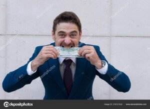 persona che riceve piu soldi in mano