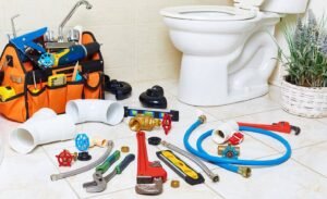 ristrutturazione bagno con attrezzi da lavoro