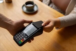 Che Cos’è Nexi e Come Funziona il Servizio di Pagamenti Digitali 16 terminale di pagamento digitale in uso
